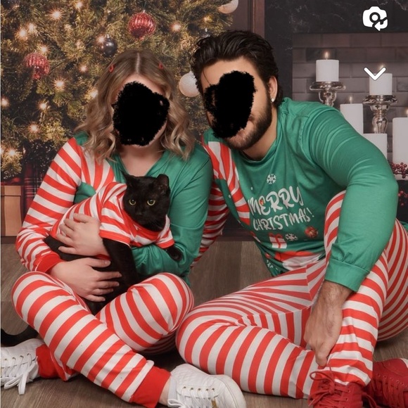 🌸 Matching Christmas pajamas - this listing is for the women’s set size medium - Picture 5 of 5